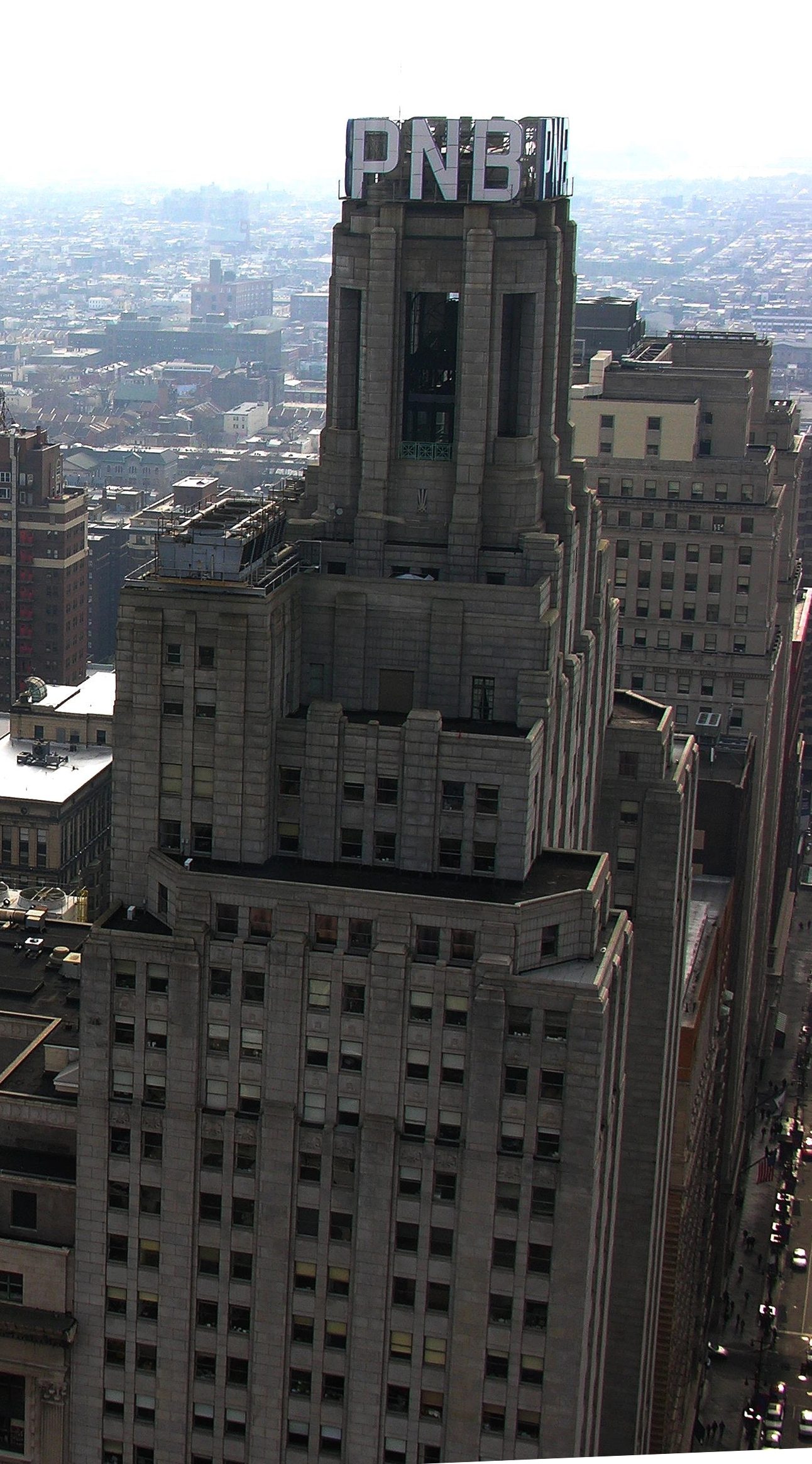 One South Broad Street, Filadelfia — l'edificio che ospita il Consolato Generale d'Italia.